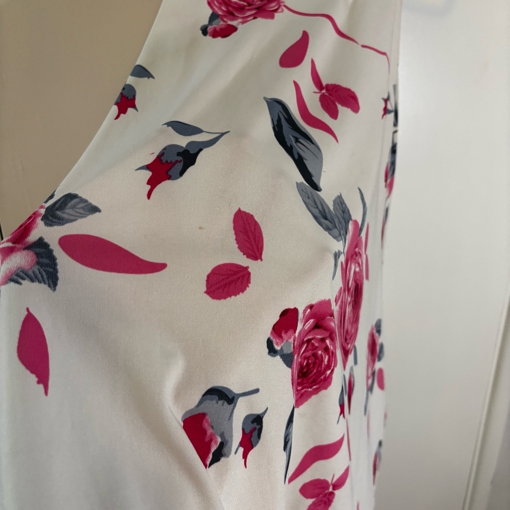 White and Pink Floral Racerback Tank Size M - Picture 3 of 9